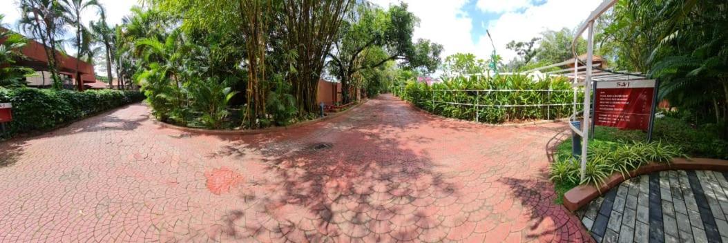 Saj Earth Resort & Convention Center , Kochi Nedumbassery Extérieur photo