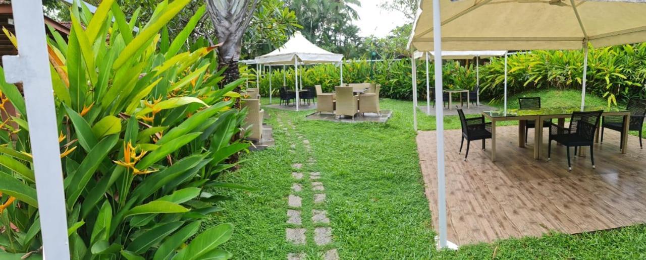 Saj Earth Resort & Convention Center , Kochi Nedumbassery Extérieur photo