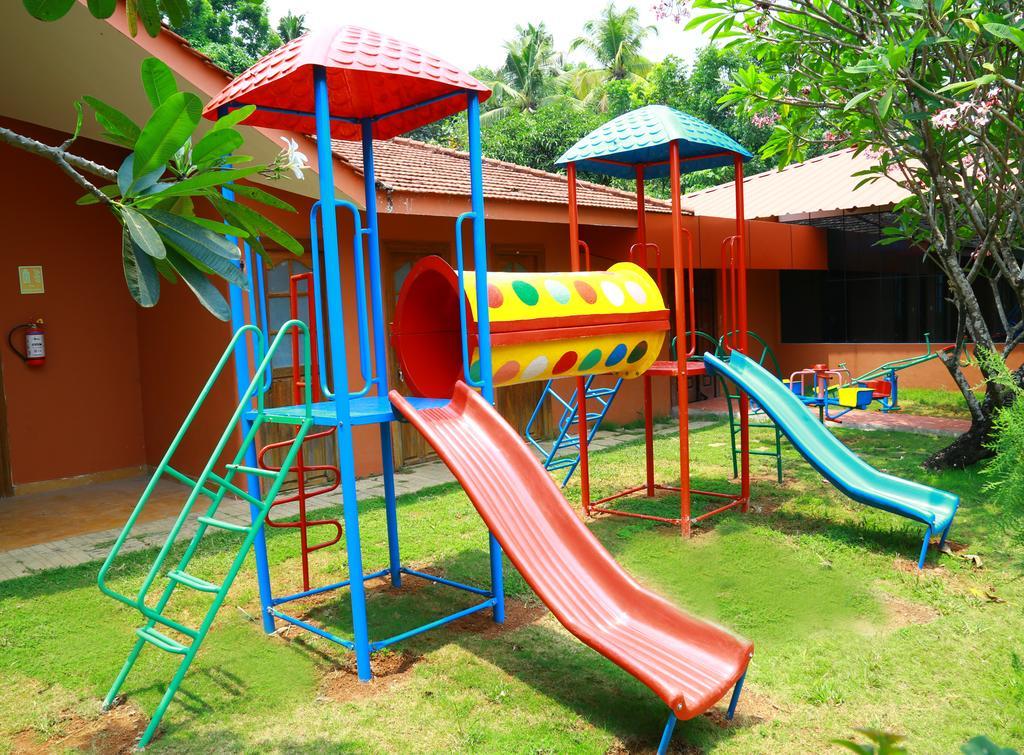 Saj Earth Resort & Convention Center , Kochi Nedumbassery Extérieur photo