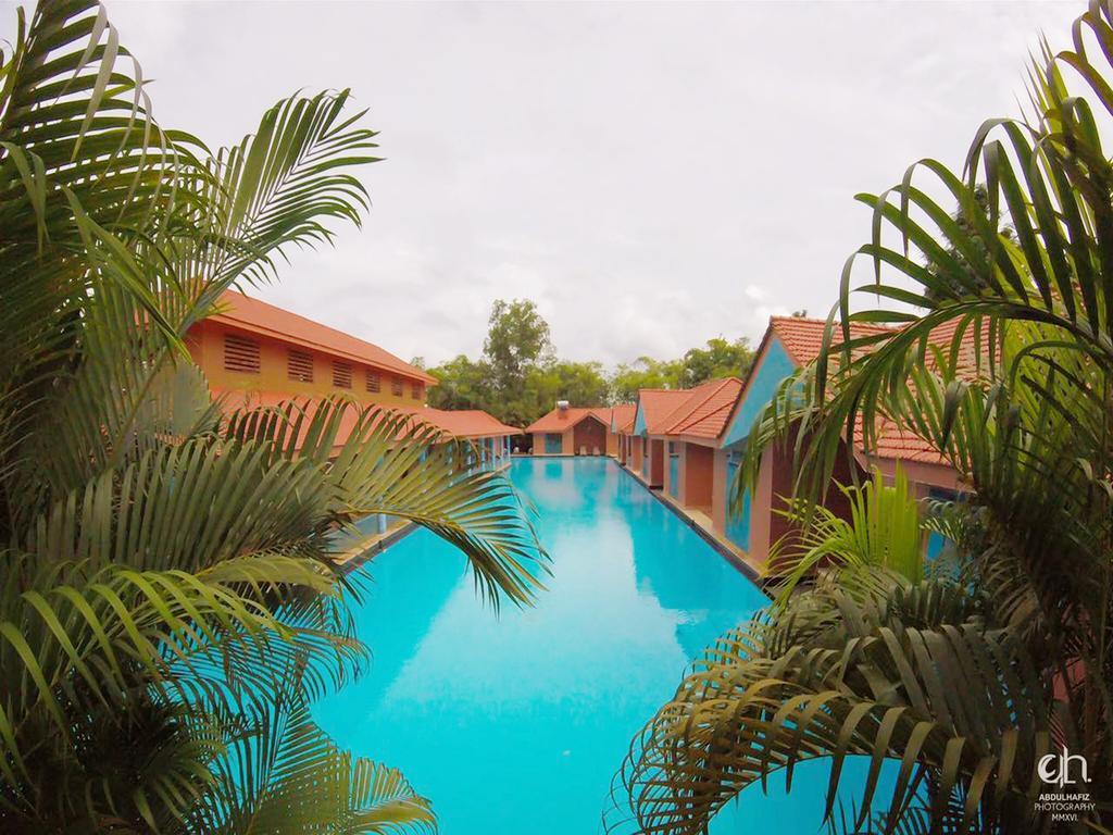 Saj Earth Resort & Convention Center , Kochi Nedumbassery Extérieur photo