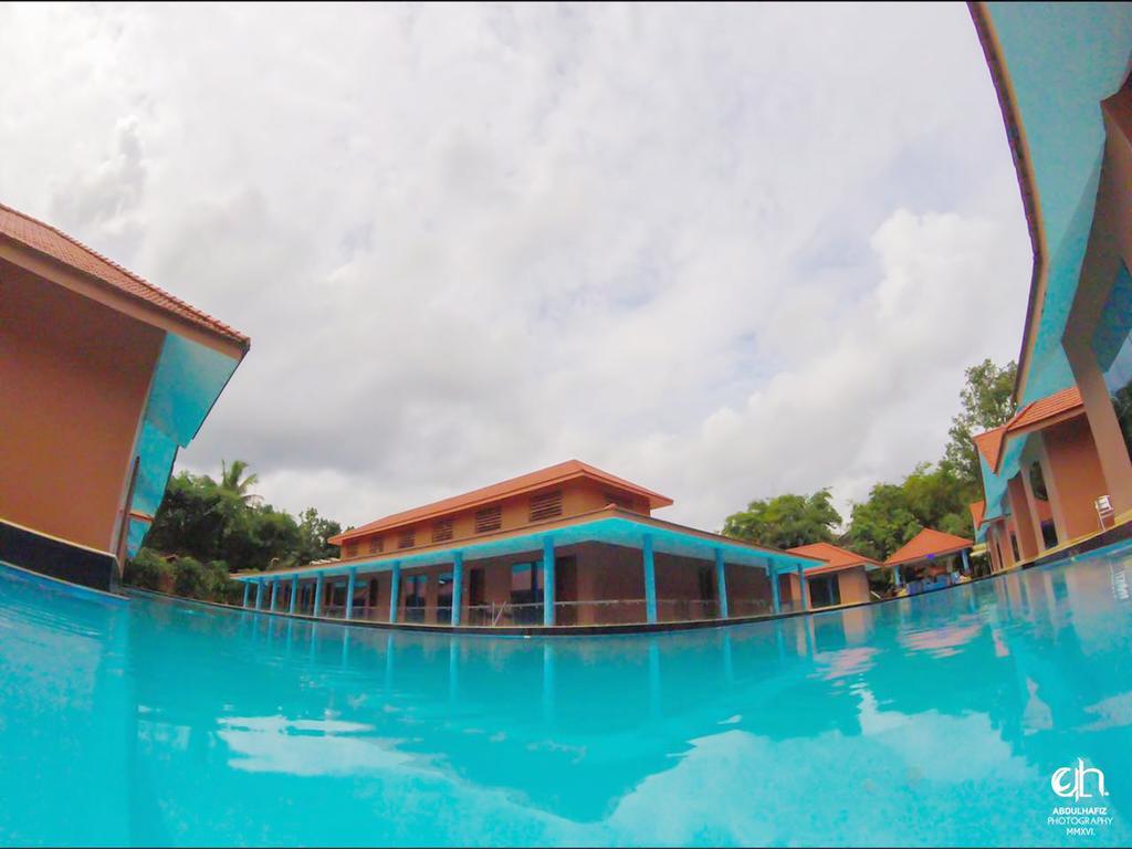 Saj Earth Resort & Convention Center , Kochi Nedumbassery Extérieur photo
