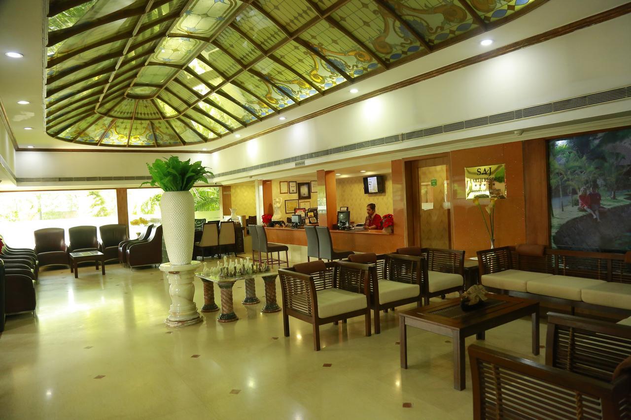 Saj Earth Resort & Convention Center , Kochi Nedumbassery Extérieur photo