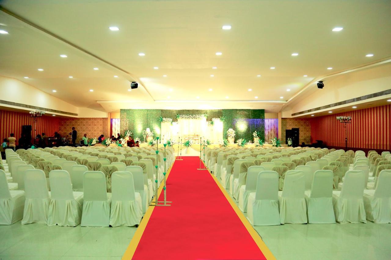 Saj Earth Resort & Convention Center , Kochi Nedumbassery Extérieur photo